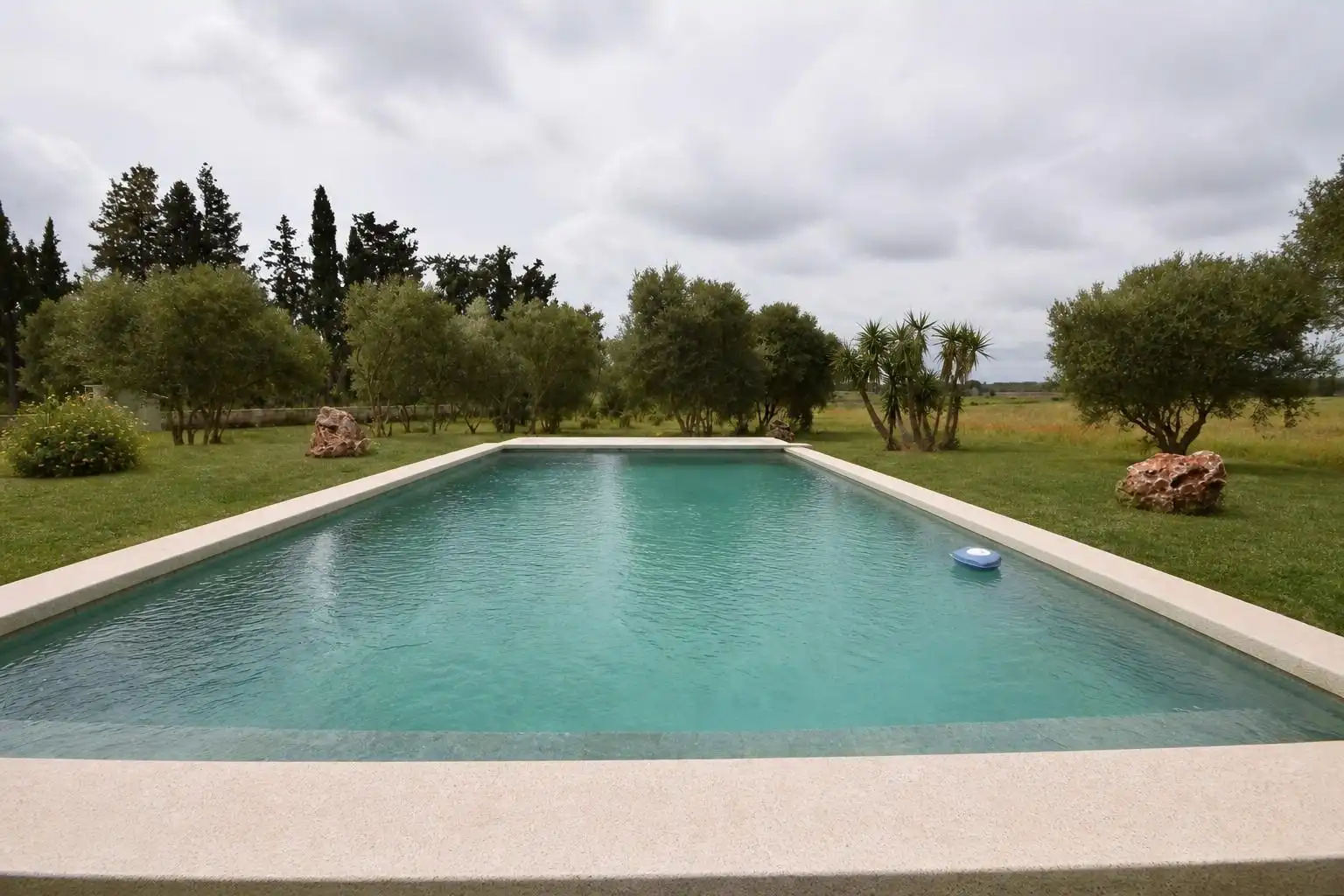 Piscina de Finca rústica en venta en Muro con Aire acondicionado, Calefacción y Jardín privado