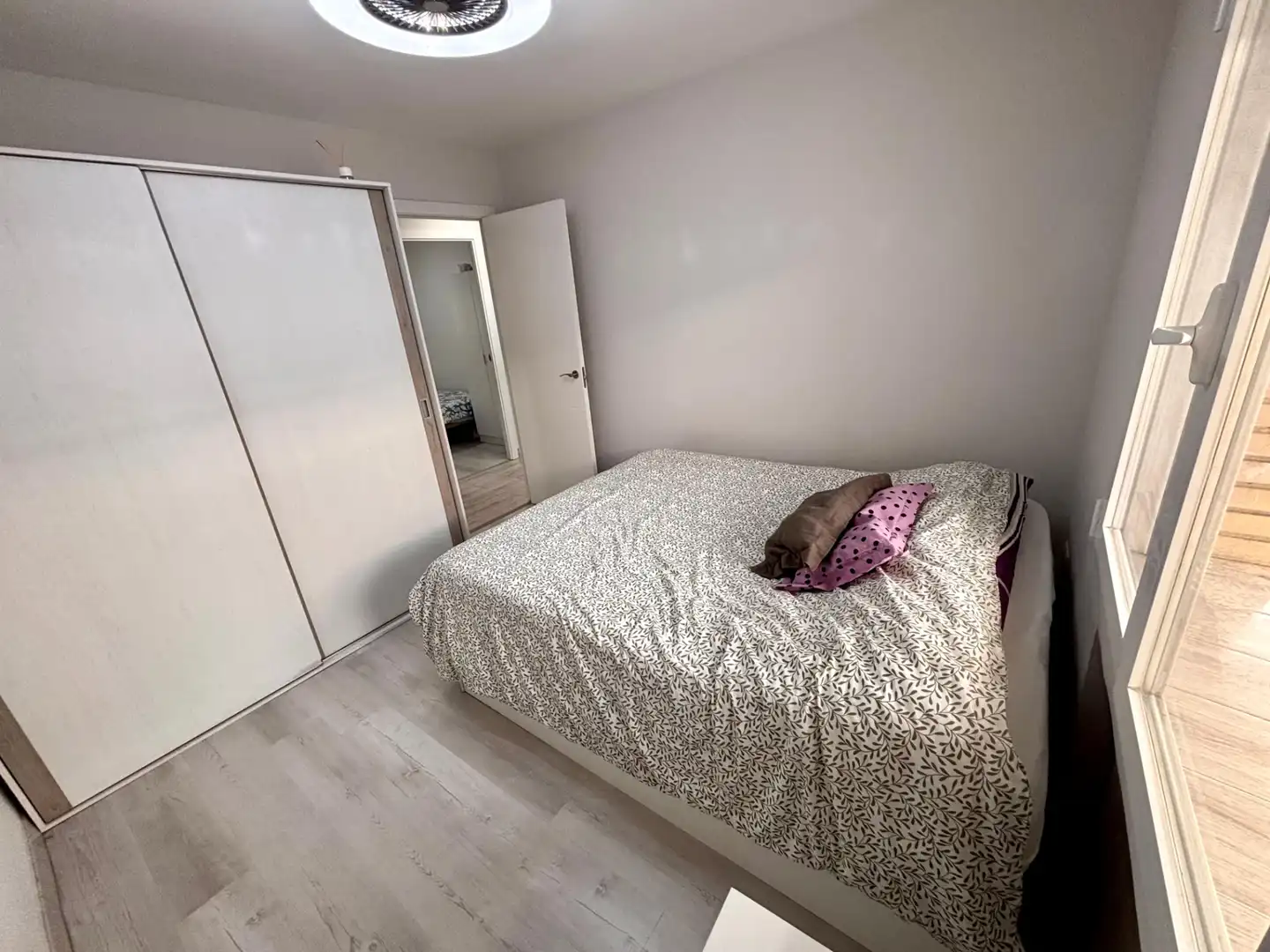 Habitación de Piso en venta en Alicante / Alacant con Aire acondicionado, Terraza y Amueblado