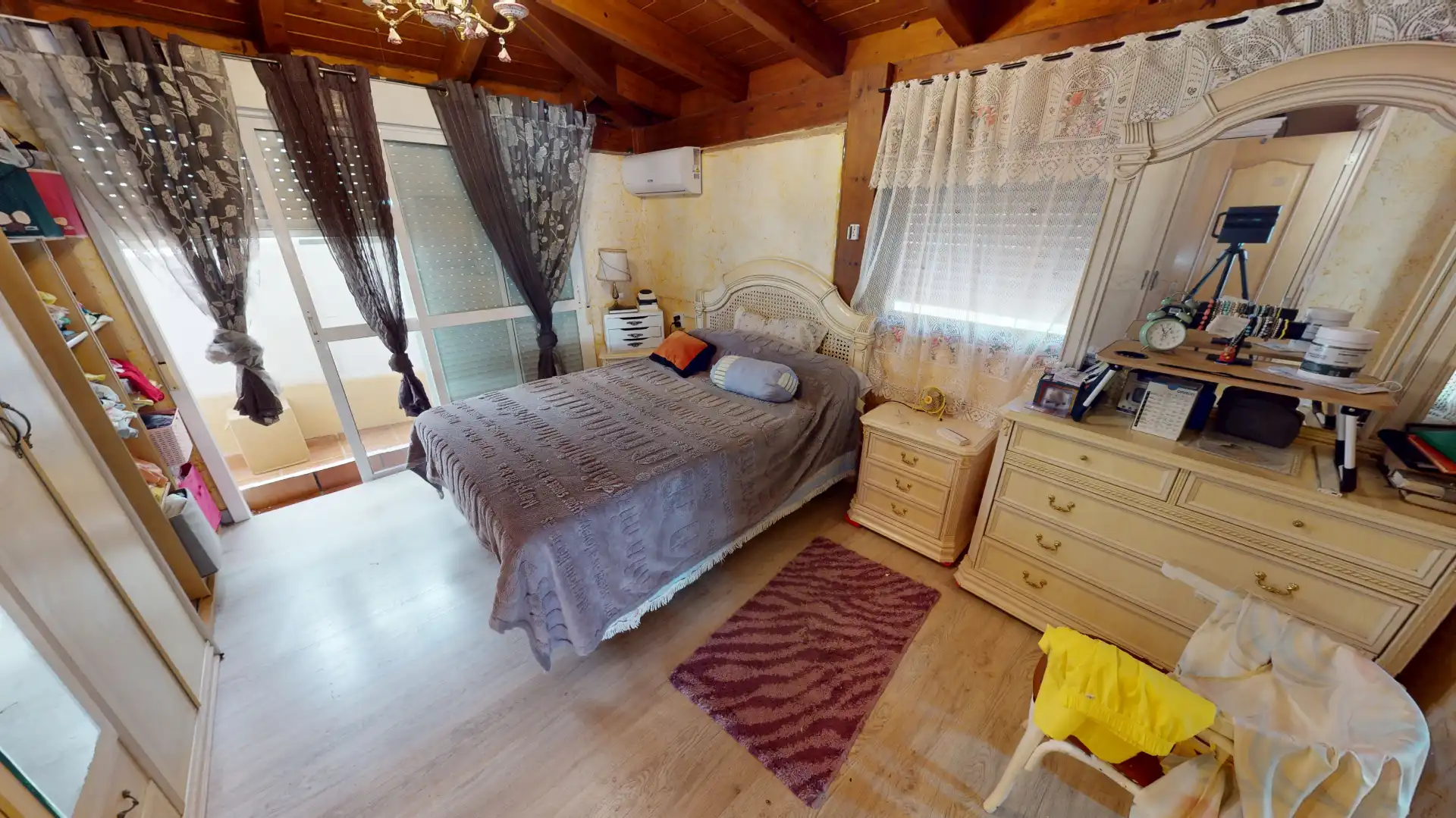 Dormitori de Casa o xalet en venda en El Campello amb Aire condicionat, Jardí privat i Terrassa