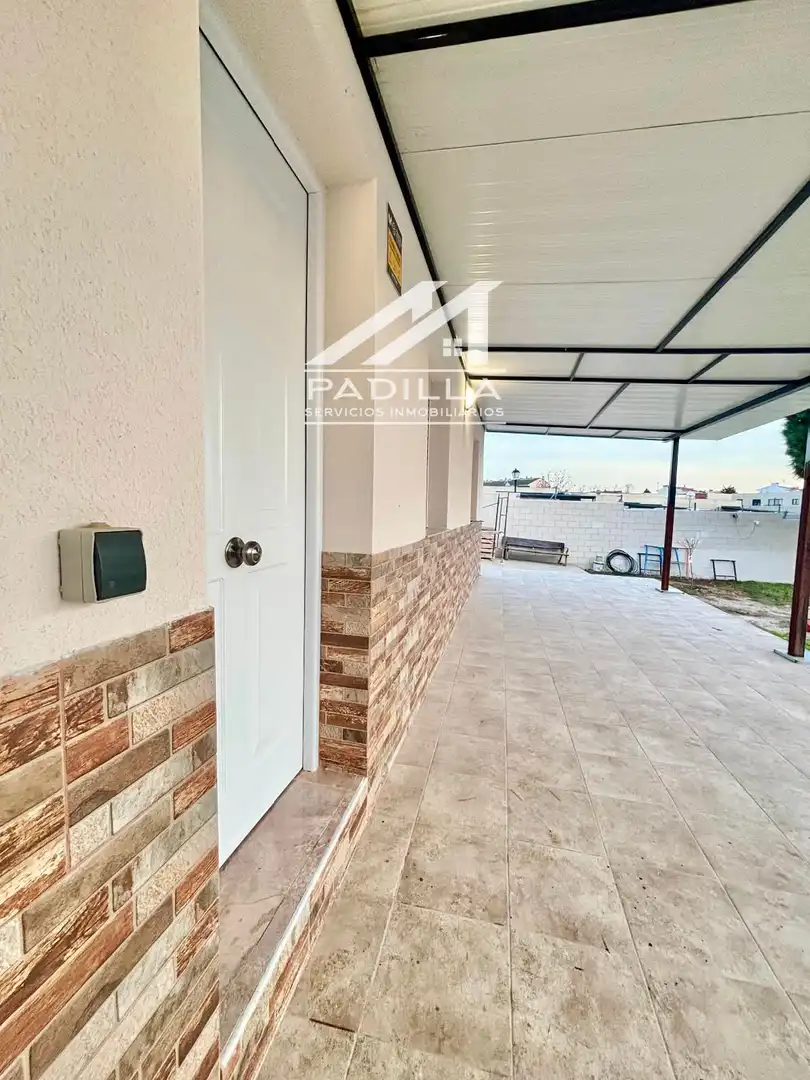 Casa adosada en venta en El Viso de San Juan con Calefacción