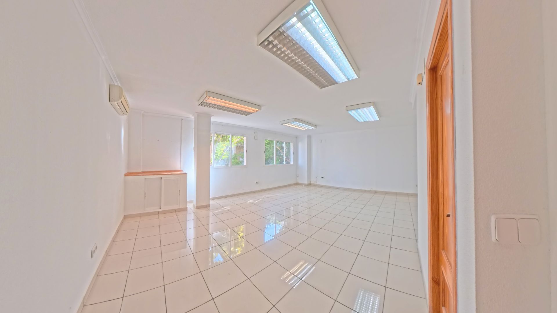 Oficina de lloguer en Alicante / Alacant amb Aire condicionat, Internet i Alarma