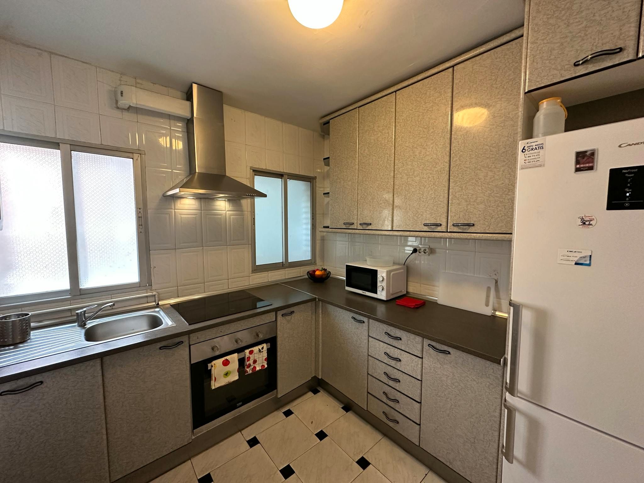 Cocina de Piso de alquiler en  Madrid Capital con Calefacción, Amueblado y TV