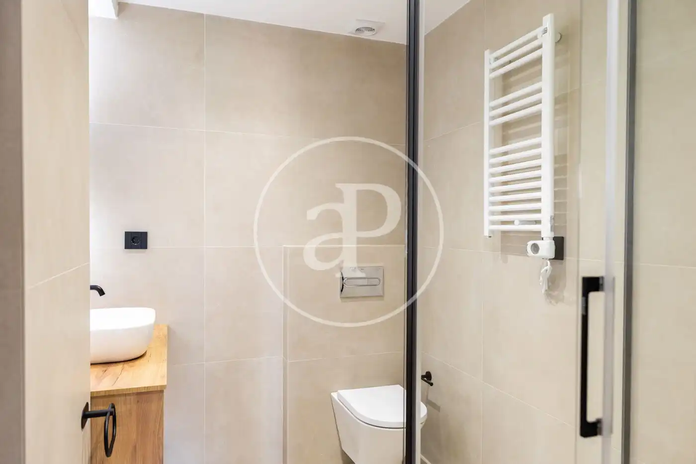 Bany de Pis en venda en Barcelona amb Aire condicionat i Calefacció