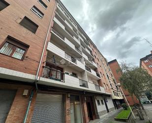 Vista exterior de Pis en venda en Bilbao  amb Calefacció, Terrassa i Balcó