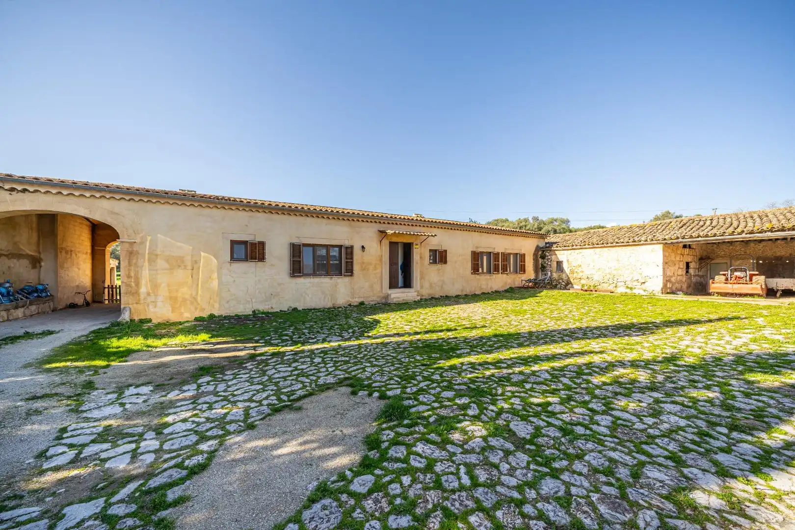 Vista exterior de Edificio en venta en Inca con Alarma y Piscina comunitaria