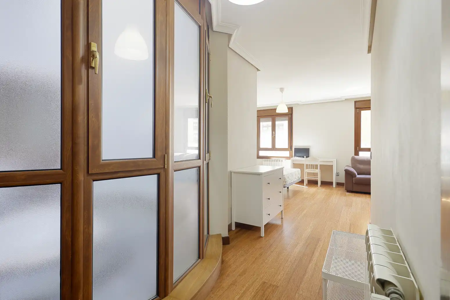 Habitación de Piso en venta en Oviedo  con Calefacción y Amueblado