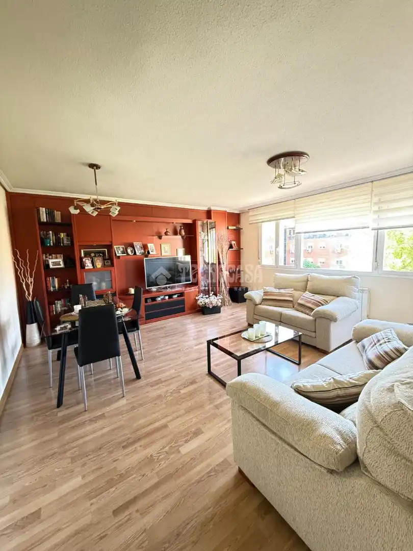 Piso en venta en Valdebernardo - Valderribas, Vicálvaro