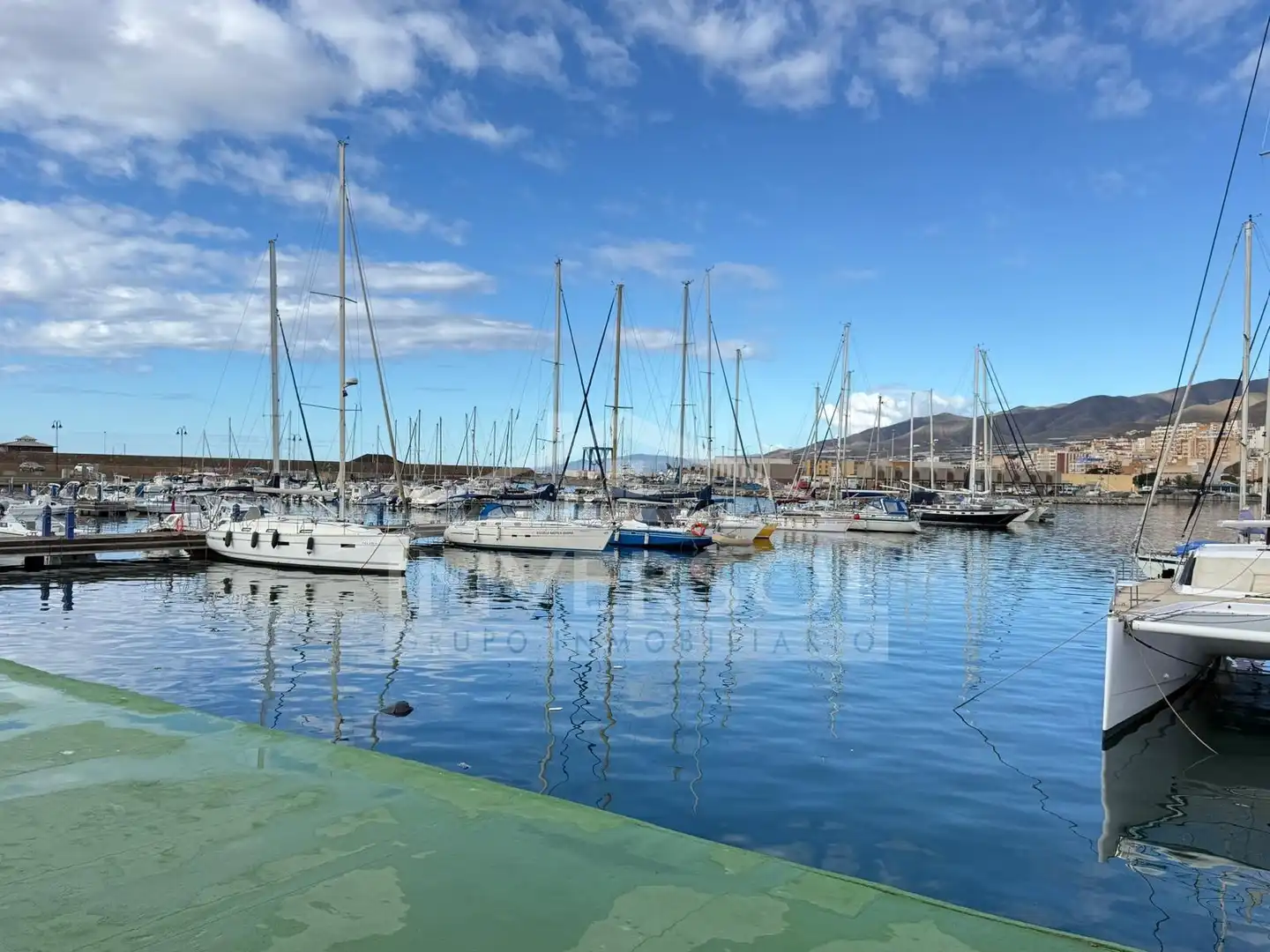 Vista exterior de Casa o xalet en venda en Adra amb Aire condicionat, Calefacció i Jardí privat