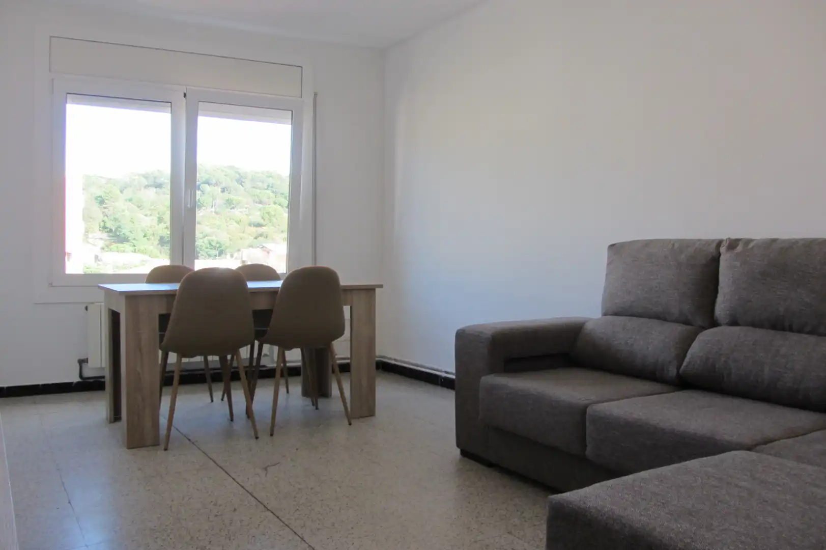 Sala d'estar de Pis en venda en Girona amb Calefacció, Terrassa i Moblat