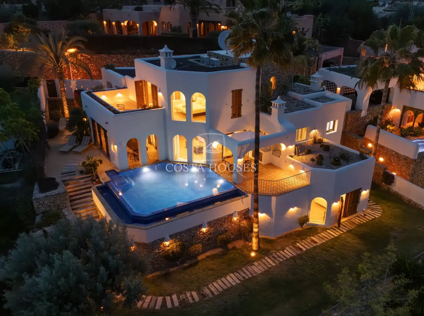 Vista exterior de Casa o xalet en venda en Moraira amb Aire condicionat, Calefacció i Jardí privat