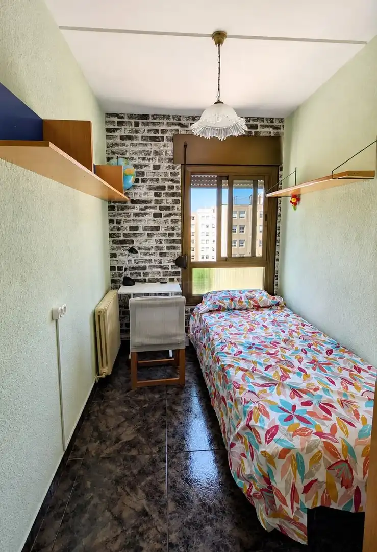 Habitación de Piso de alquiler en Cerdanyola del Vallès con Calefacción, Amueblado y Balcón