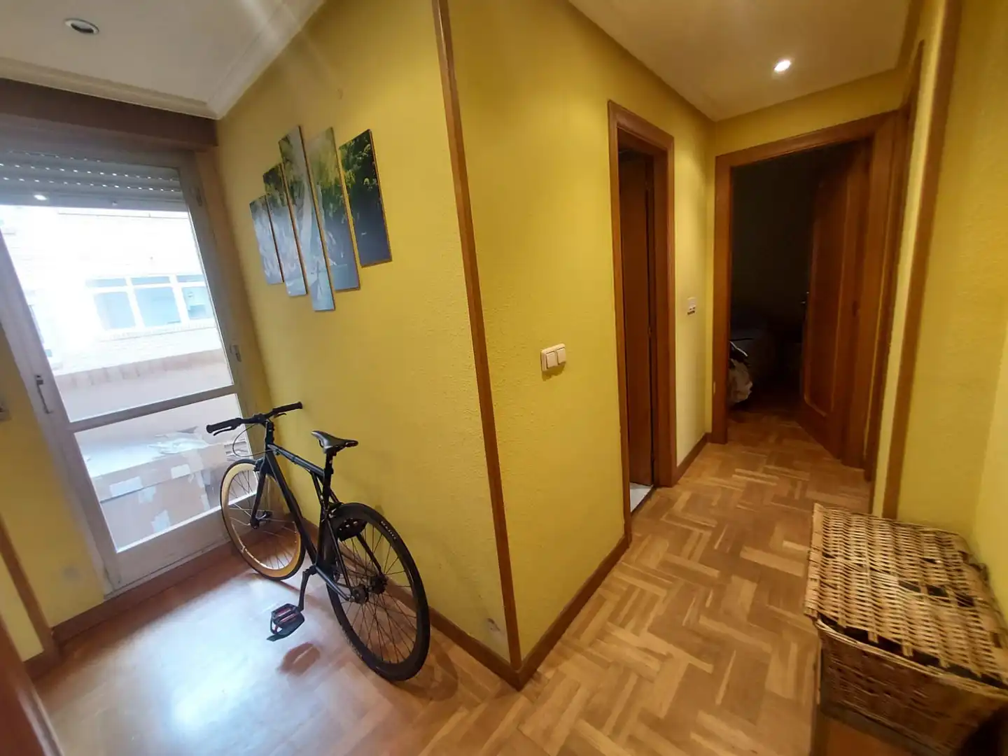 Wohnung zum Verkauf in Burgos mit Heizung, Parkett und Terrasse