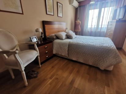 Bedroom of Flat for sale in Salamanca Capital  with Air Conditioner and Balcony