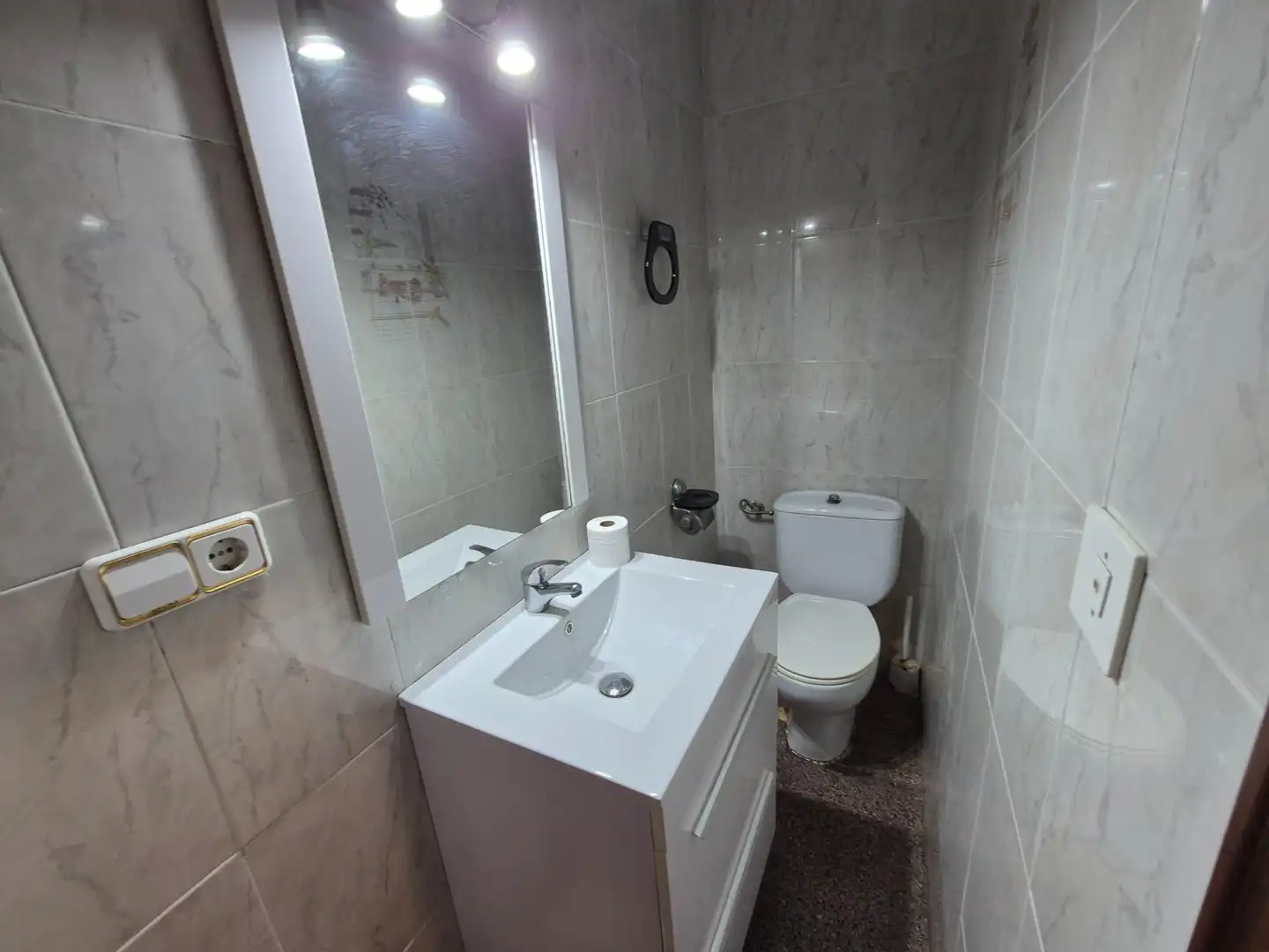 Baño de Piso en venta en Plaza de Toros - Avenida Chapí - Trinquete  