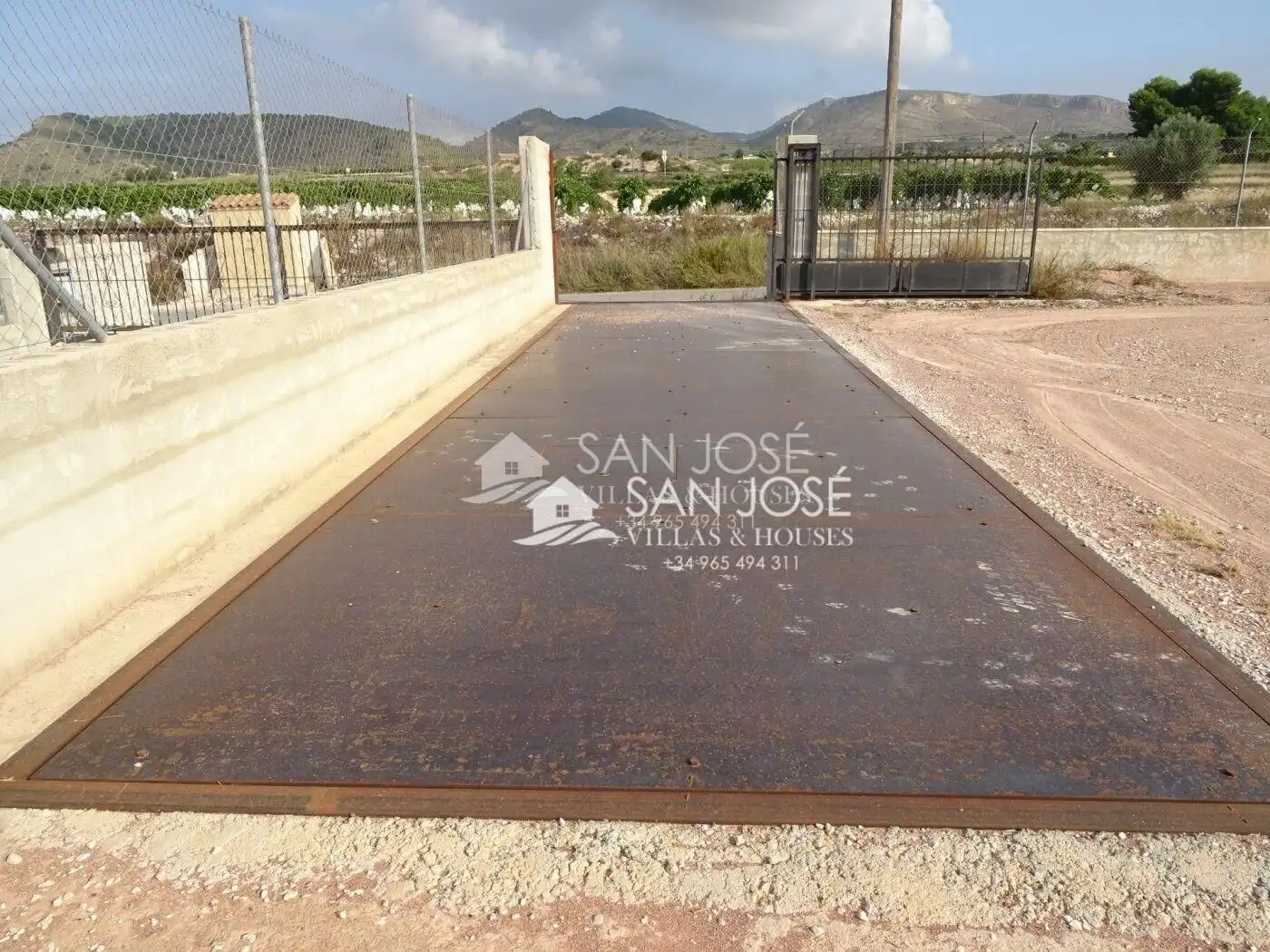 Casa o xalet en venda en La Romana amb Aire condicionat, Calefacció i Jardí privat