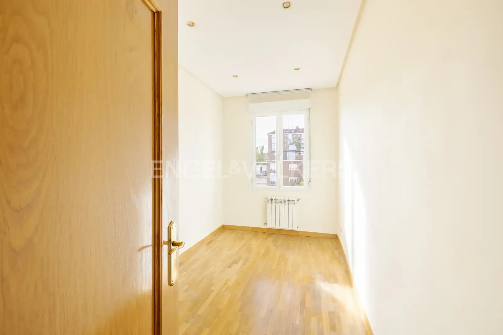 Bedroom of Flat for rent in Madrid  with Air Conditioner, Heating and Parquet flooring
