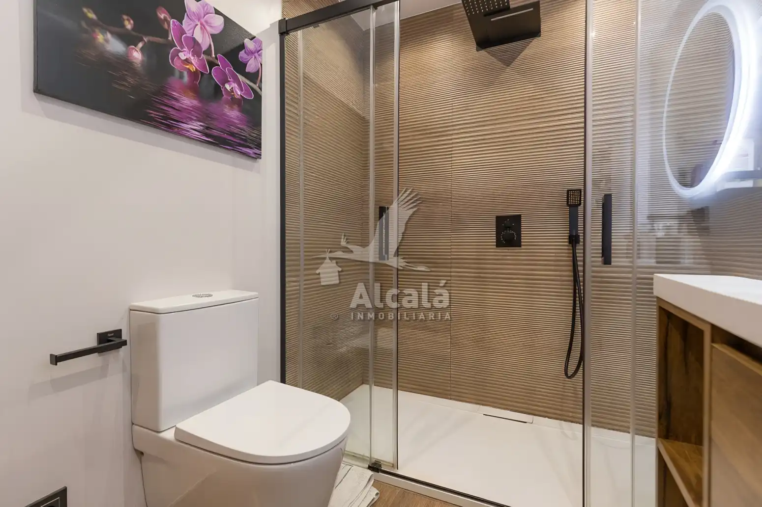Bathroom of Houses for sale in Alcalá de Henares  with Air Conditioner, Heating and Parquet flooring