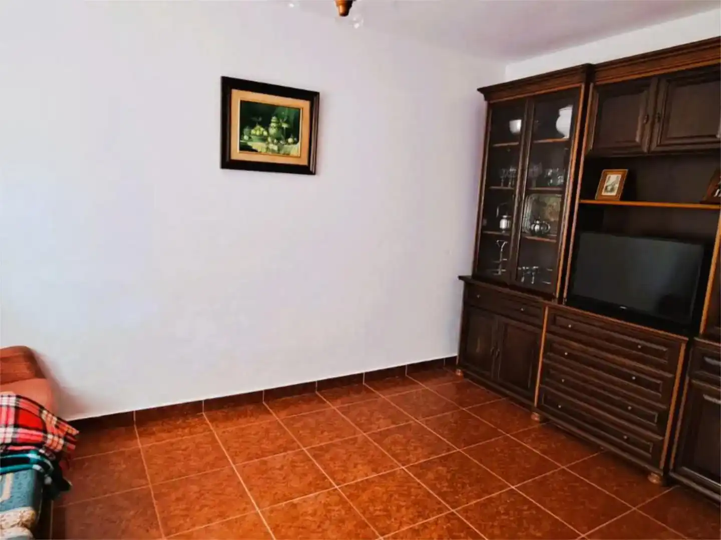Sala d'estar de Casa o xalet en venda en Laxe amb Jardí privat, Traster i Moblat