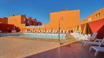 Piscina de Casa adosada en venda en Santa Lucía de Tirajana amb Jardí privat, Terrassa i Traster