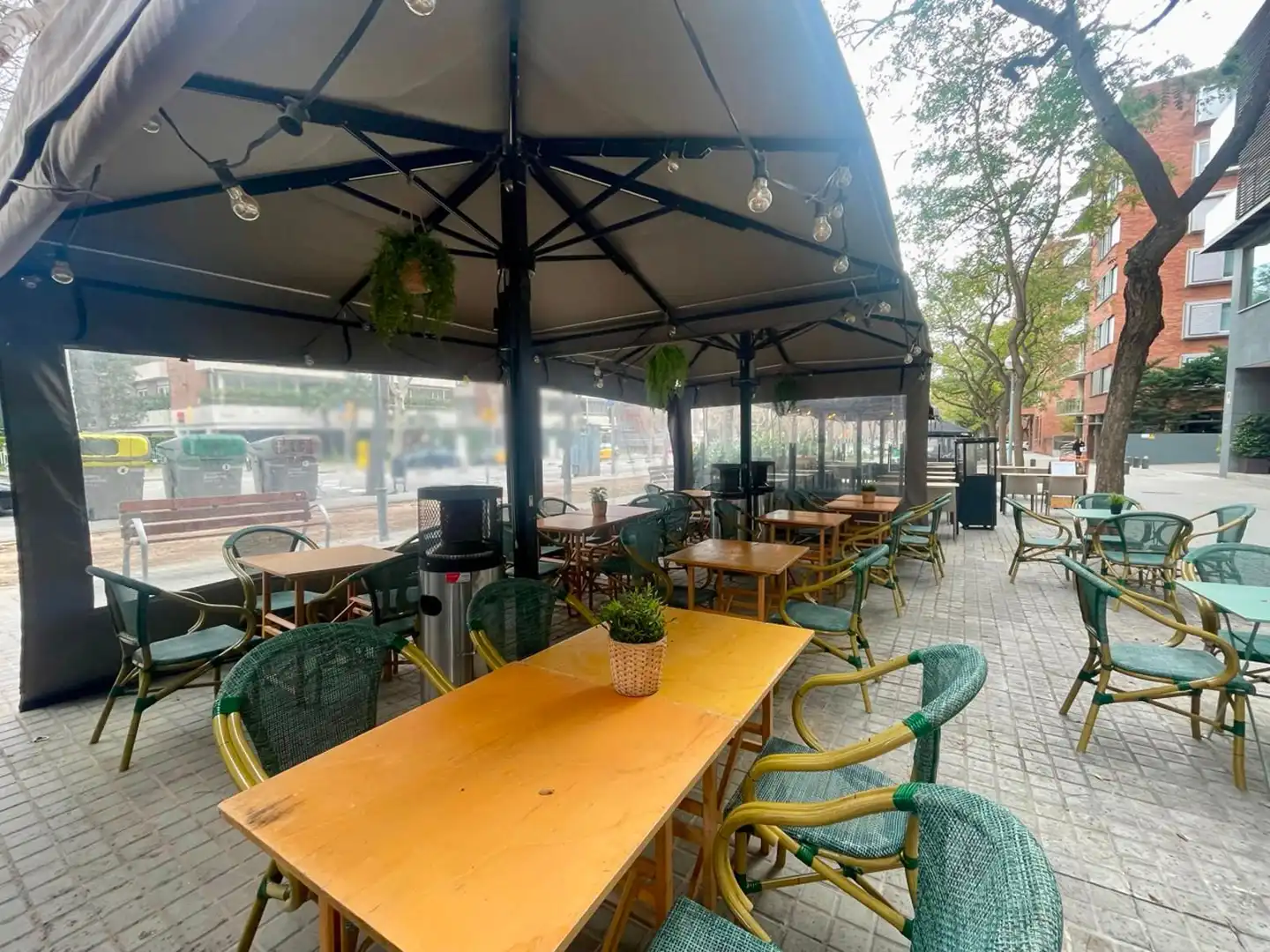 Terraza de Local en traspaso en Barcelona con Aire acondicionado, Terraza y Amueblado