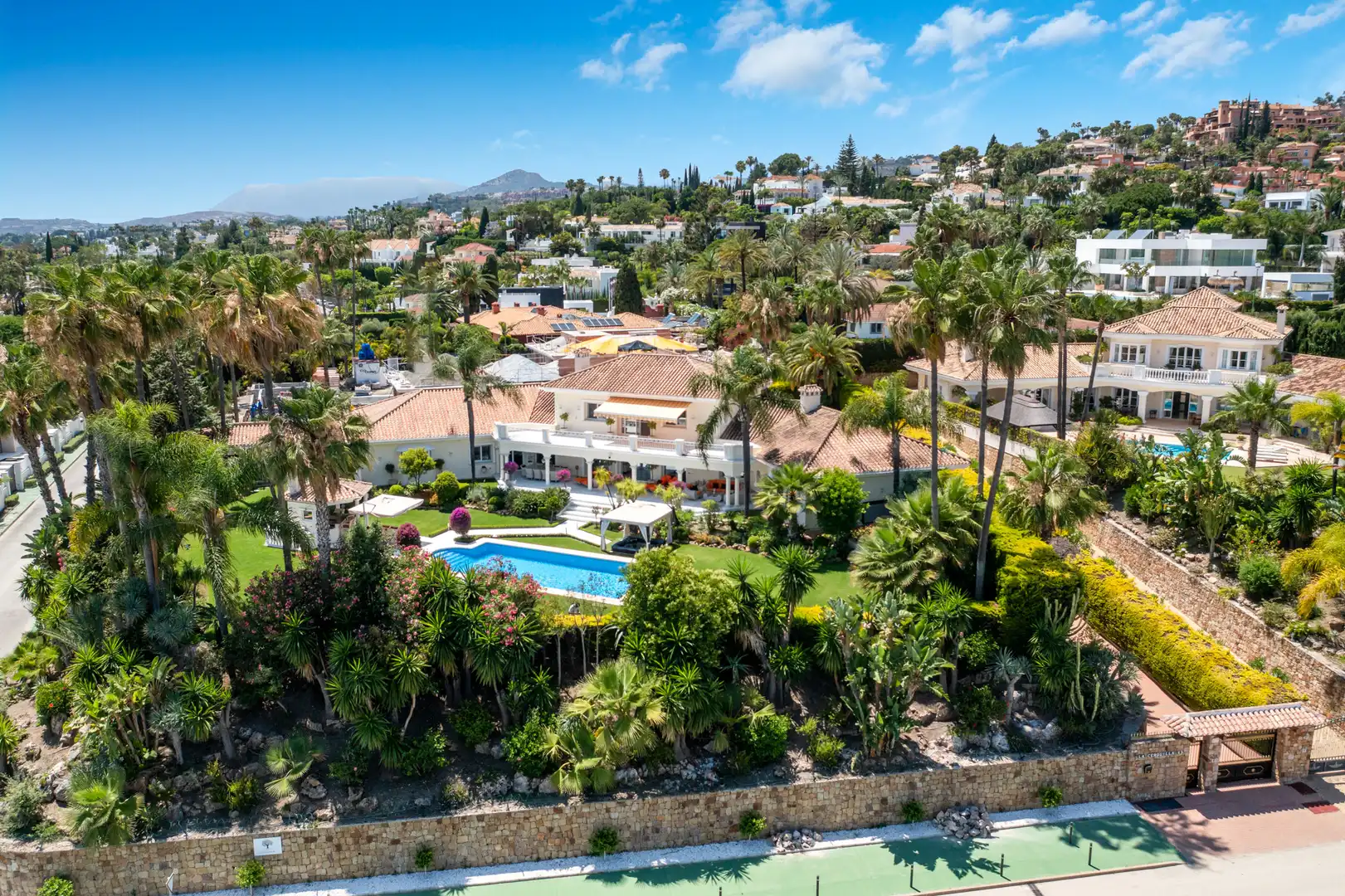 House with pool for sale in Marbella Centro, imagen 3