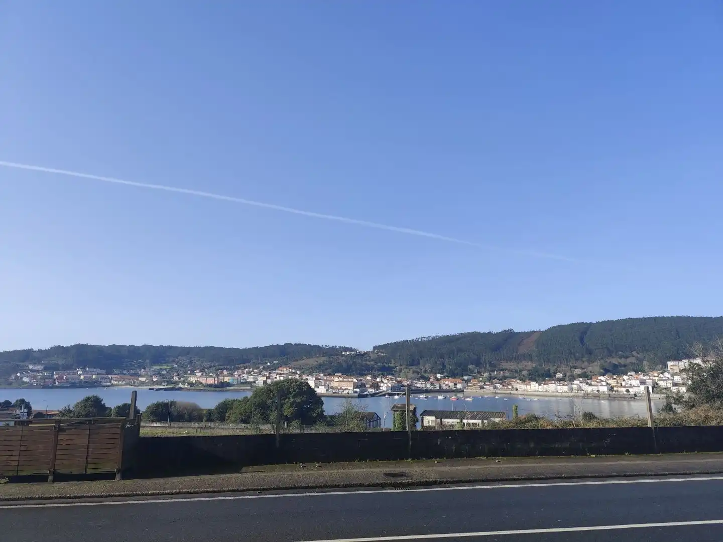 Vista exterior de Oficina en venda en Cee amb Terrassa