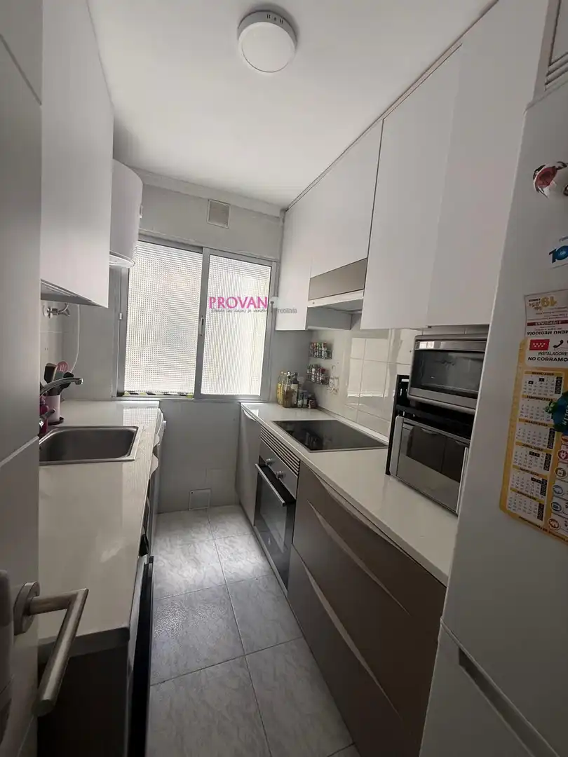 Cocina de Piso en venta en San Fernando de Henares con Aire acondicionado y Calefacción