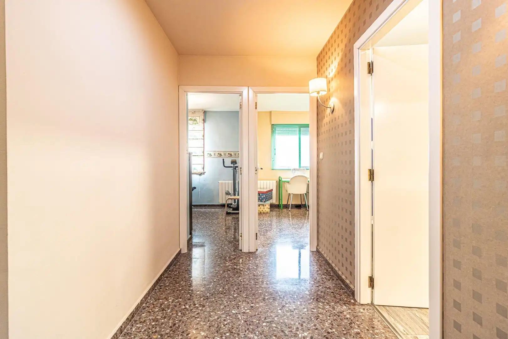Casa adosada en venta en Carlet con Aire acondicionado, Trastero y Alarma