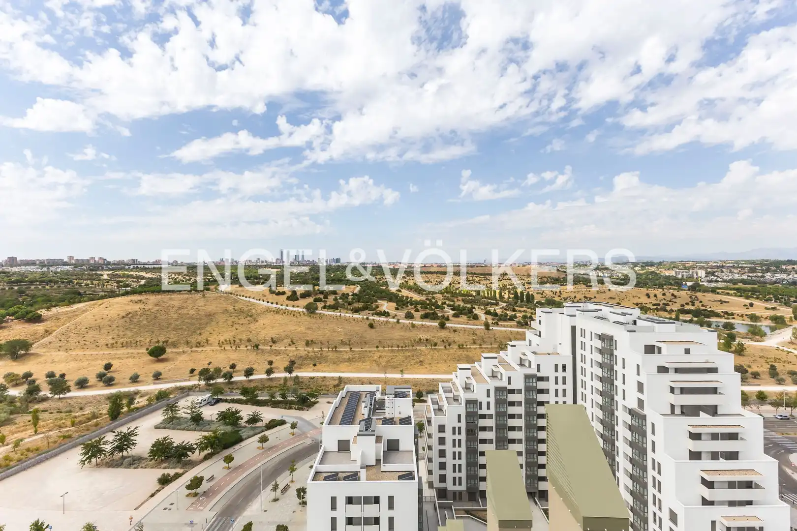Dachboden zum Verkauf in Madrid mit Klimaanlage, Heizung und Terrasse
