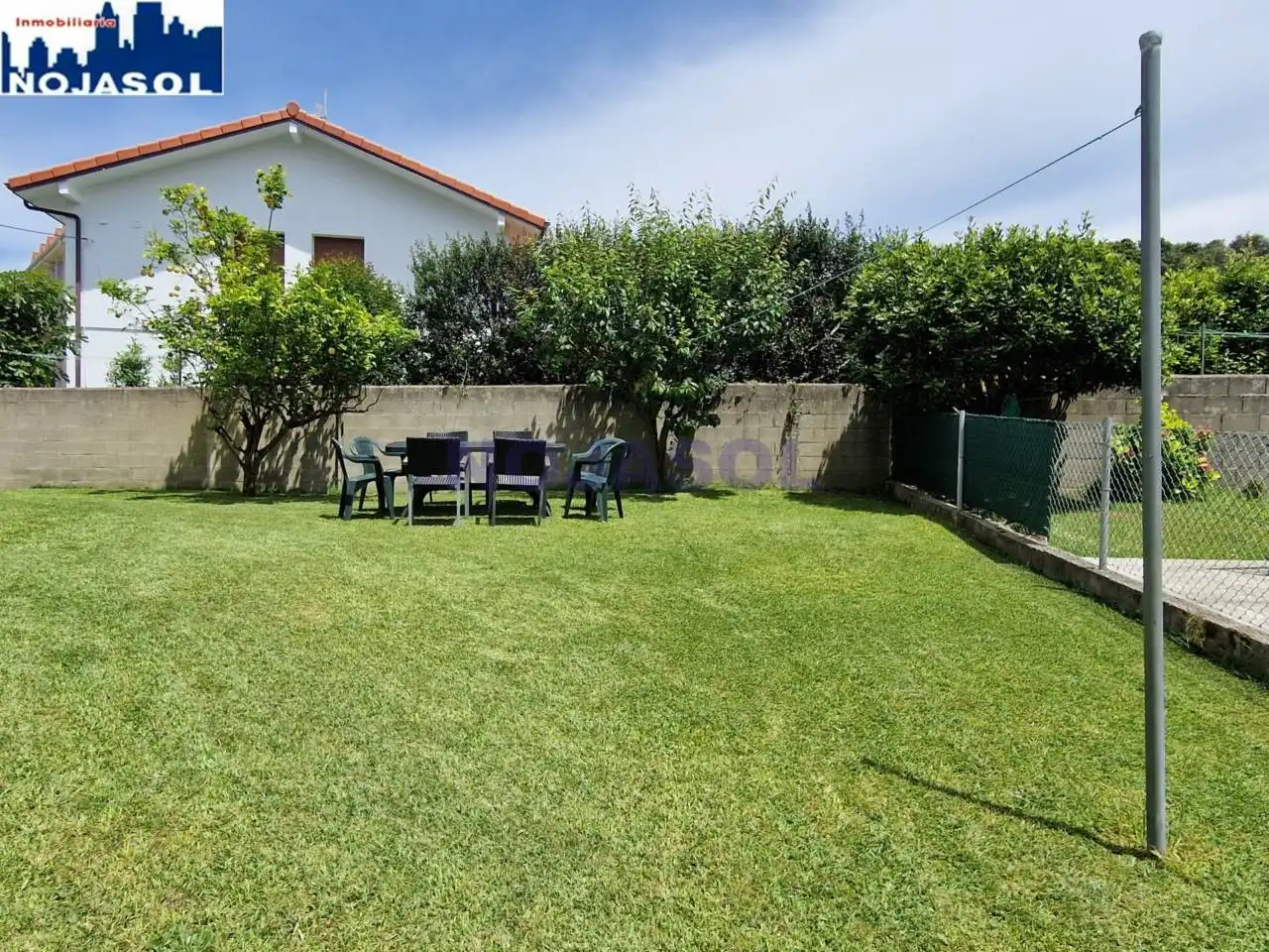 Garten von Einfamilien-Reihenhaus zur Miete in Noja mit Heizung, Privatgarten und Terrasse