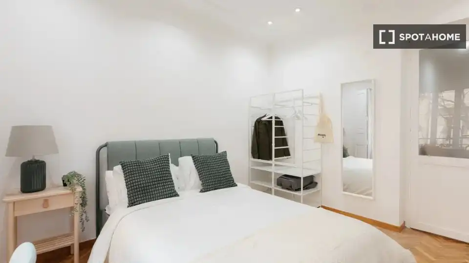 Habitación de Piso de alquiler en Valencia con Aire acondicionado, Calefacción y Amueblado