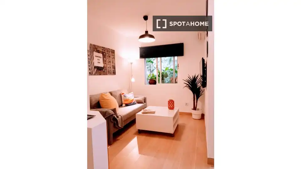 Vista exterior de Apartamento para compartir en Málaga con Aire acondicionado, Terraza y Amueblado