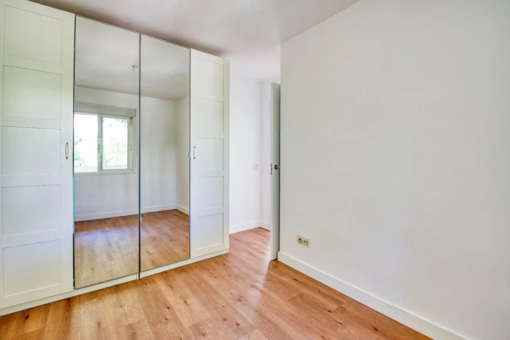 Bedroom of Flat for sale in Madrid