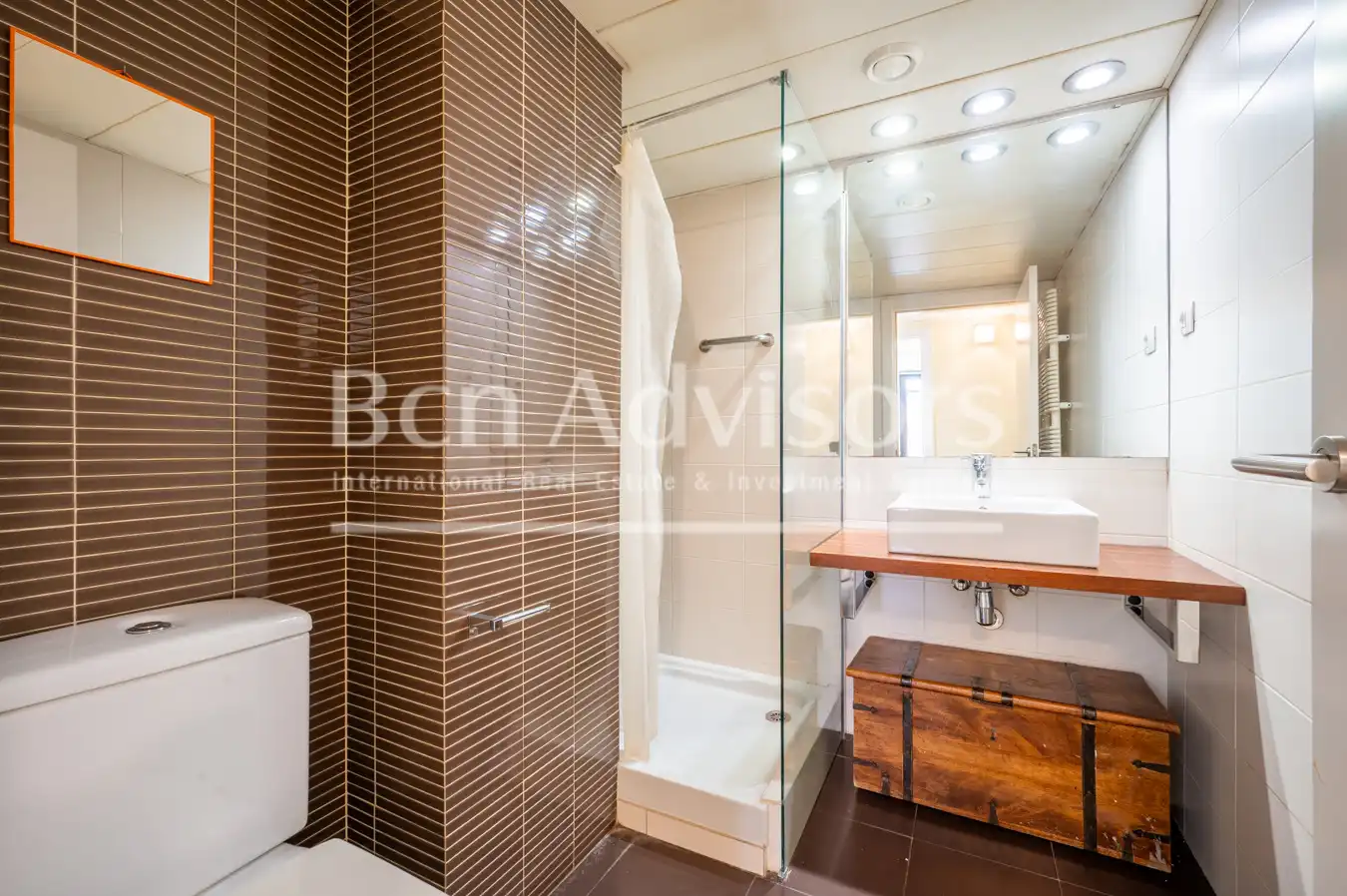 Bathroom of Flat for sale in Barcelona  with Air Conditioner, Heating and Parquet flooring