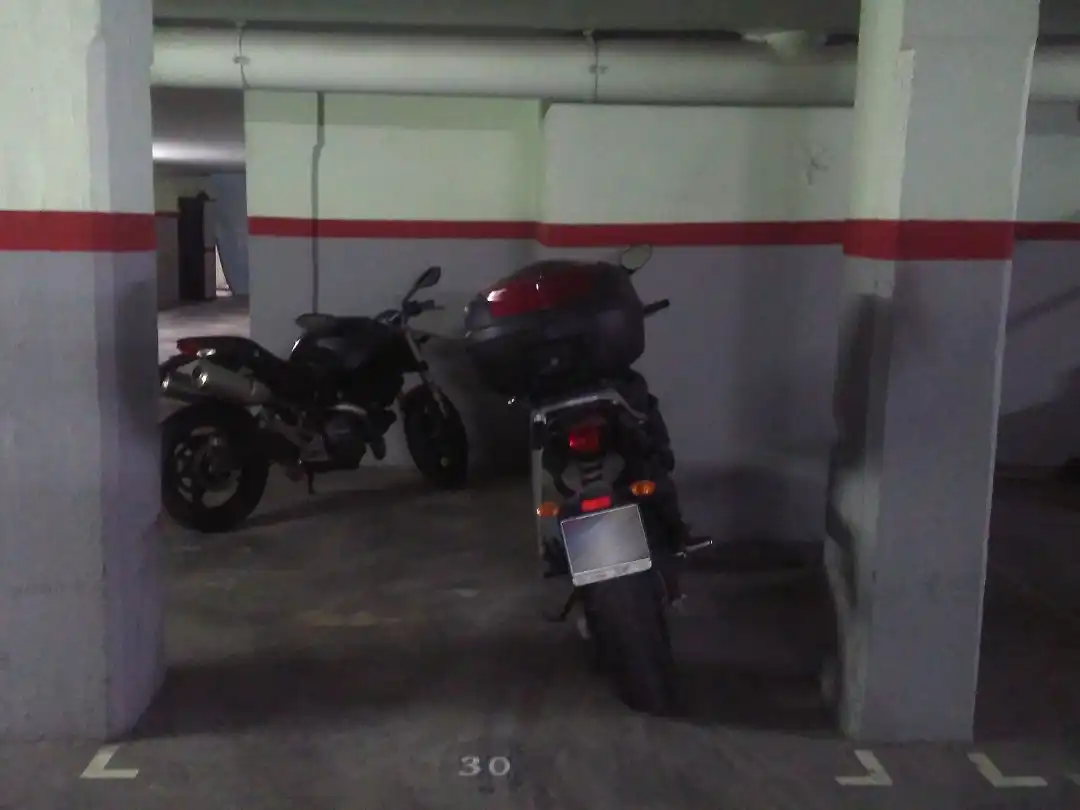 Parking de Garaje de alquiler en Barcelona con Alarma