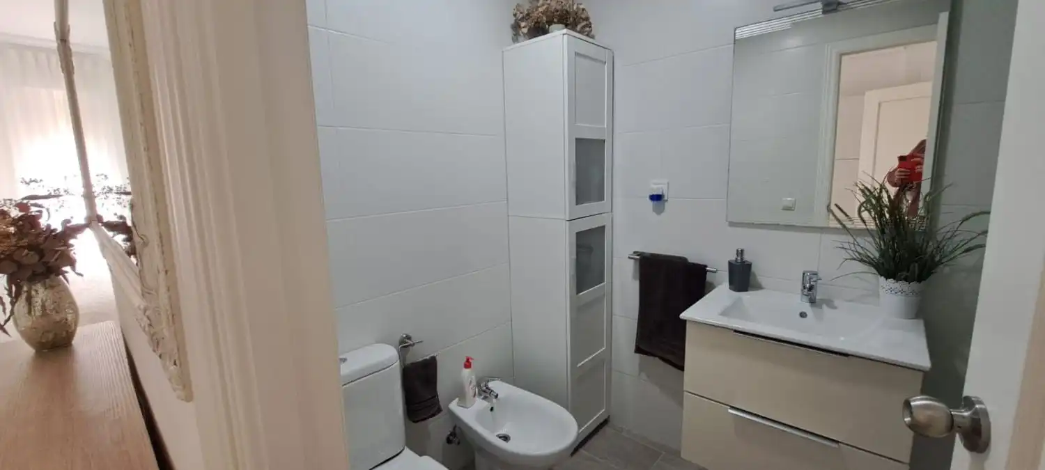Baño de Piso en venta en Castellón de la Plana / Castelló de la Plana con Aire acondicionado, Calefacción y Terraza