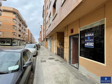 Locale commerciale in affitto a Avenida Gayo