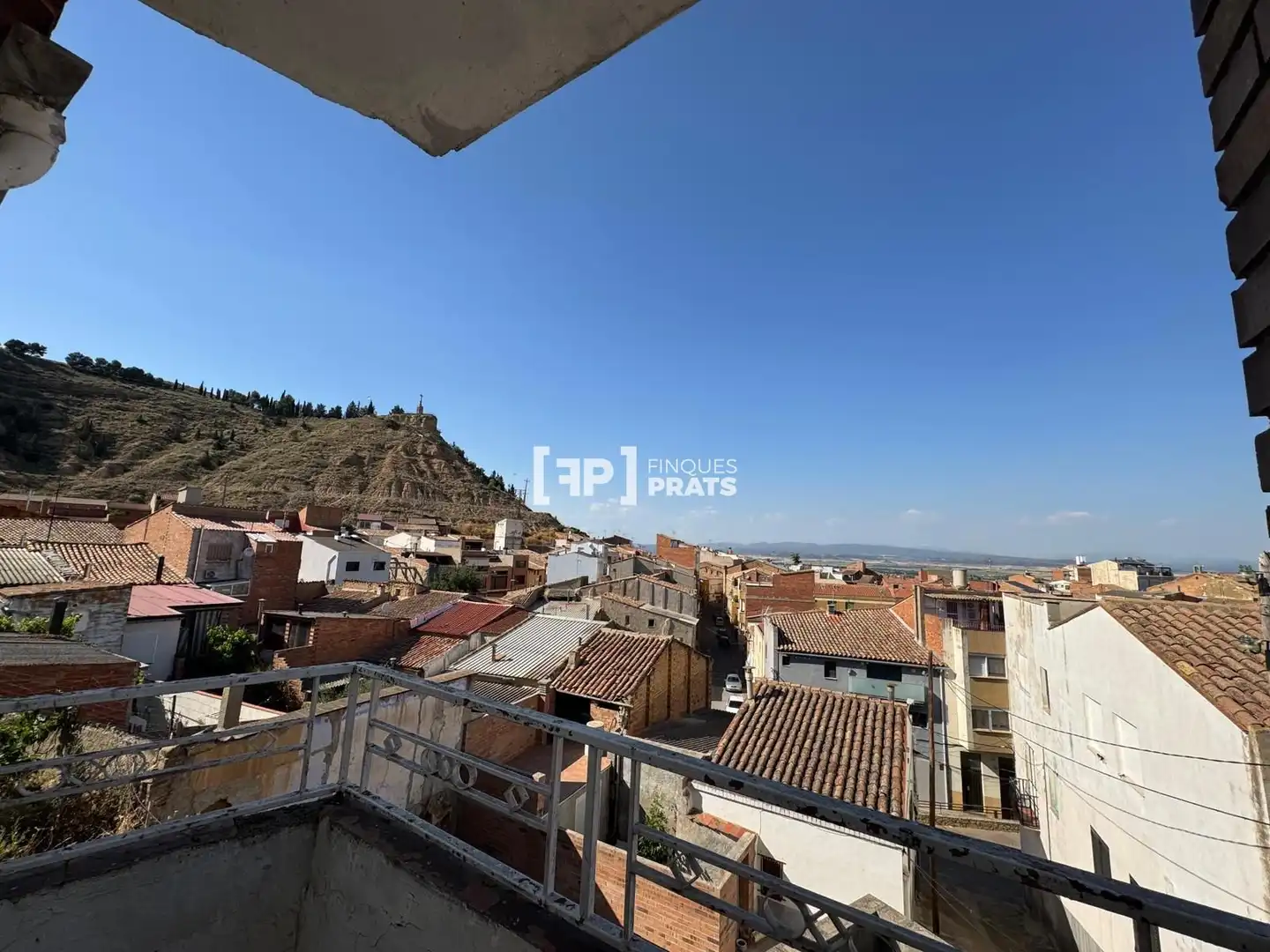 Vista exterior de Casa o xalet en venda en Alguaire amb Aire condicionat