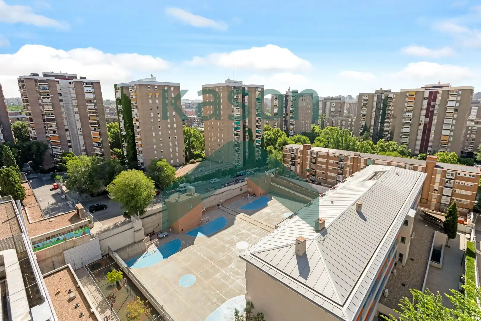 Piscina de Apartament en venda en Madrid amb Aire condicionat, Calefacció i Traster