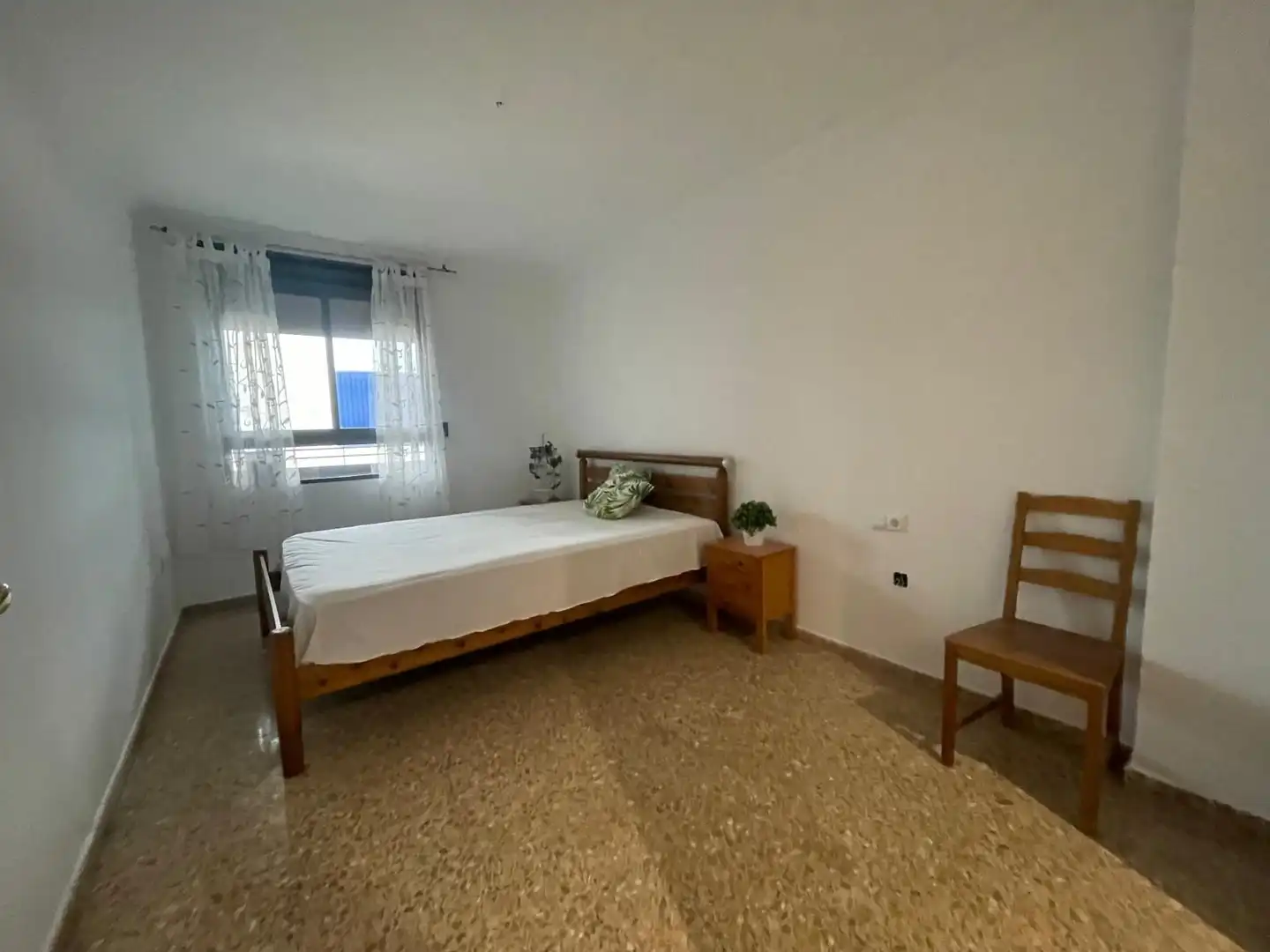 Habitación de Piso en venta en Oliva con Terraza, Trastero y Amueblado