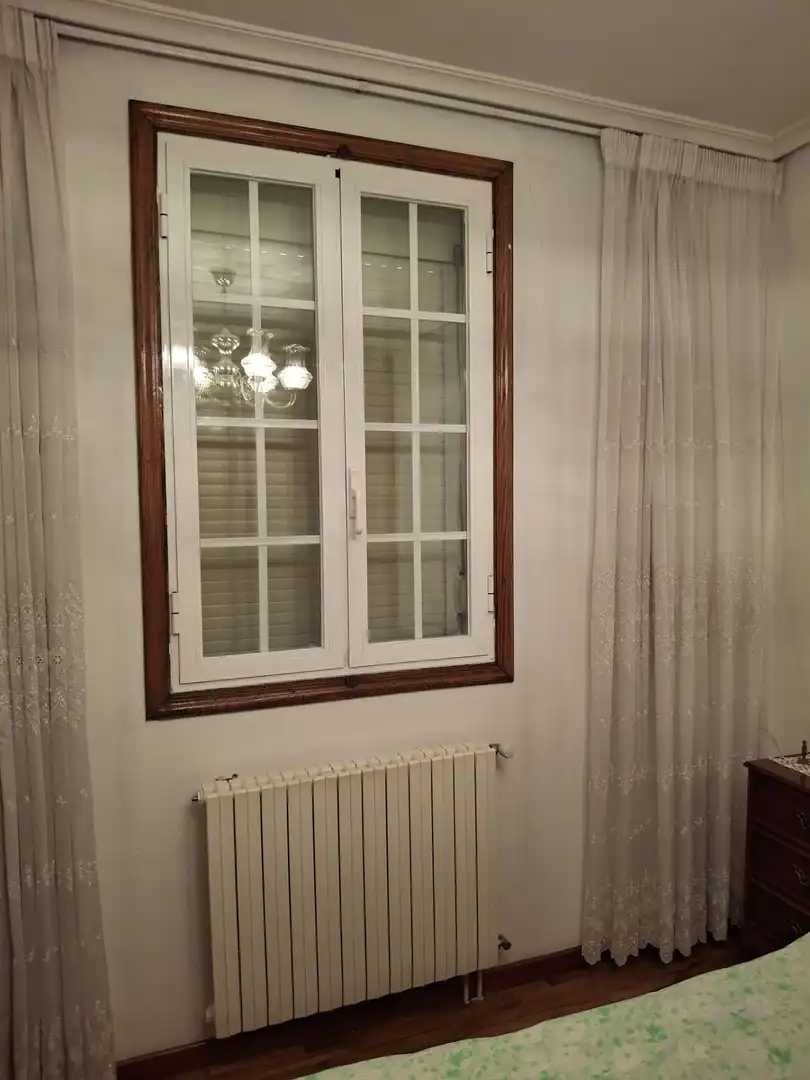 Dormitori de Casa o xalet en venda en Ourense Capital  amb Moblat