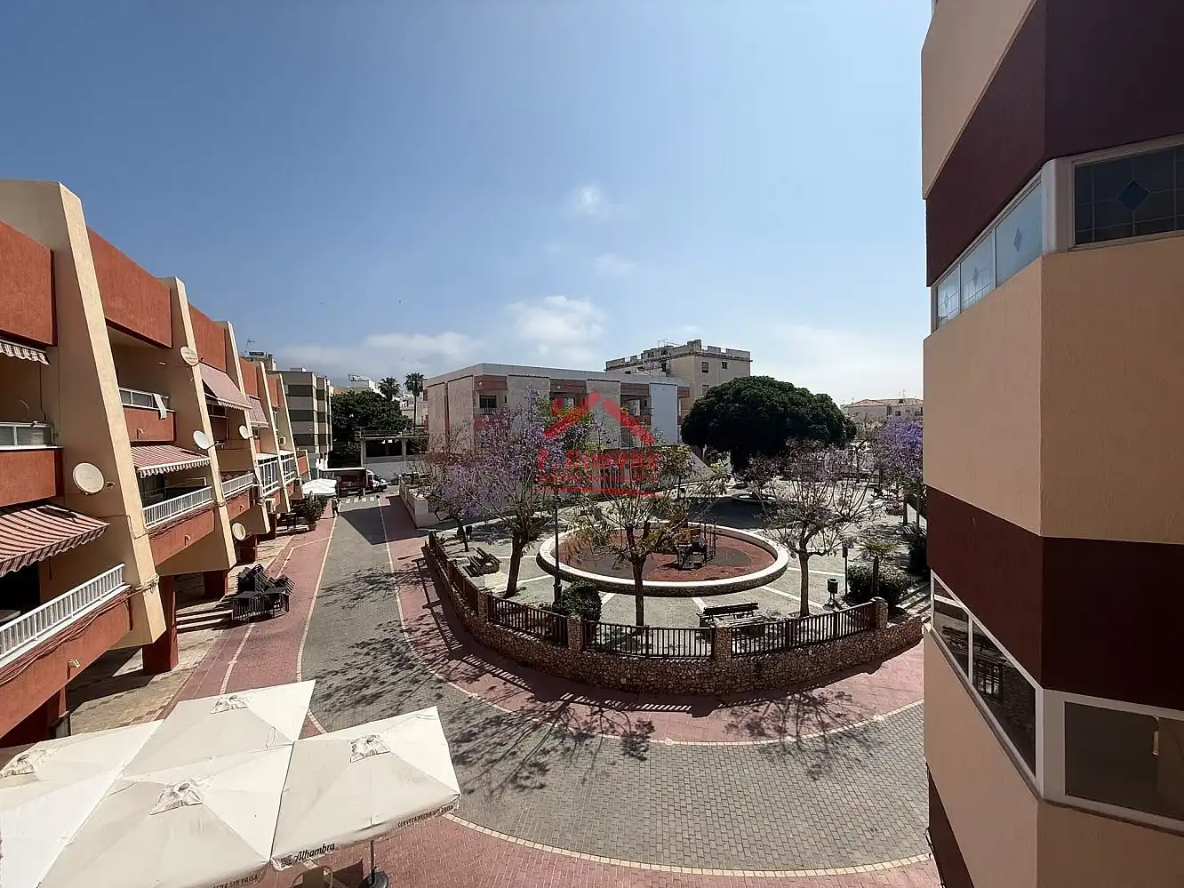 Vista exterior de Apartamento en venta en Nerja con Terraza