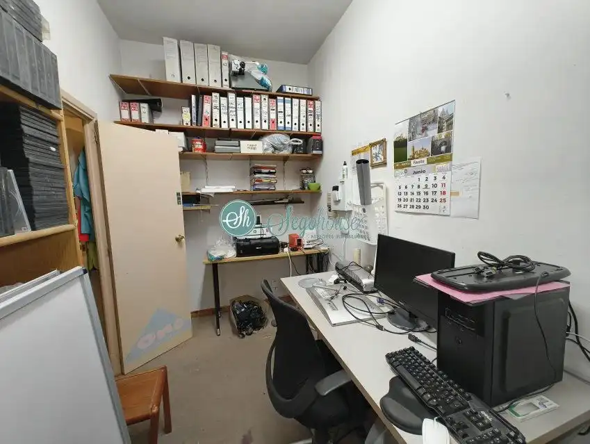 Commercial properties for rent in Segovia  with Air Conditioner