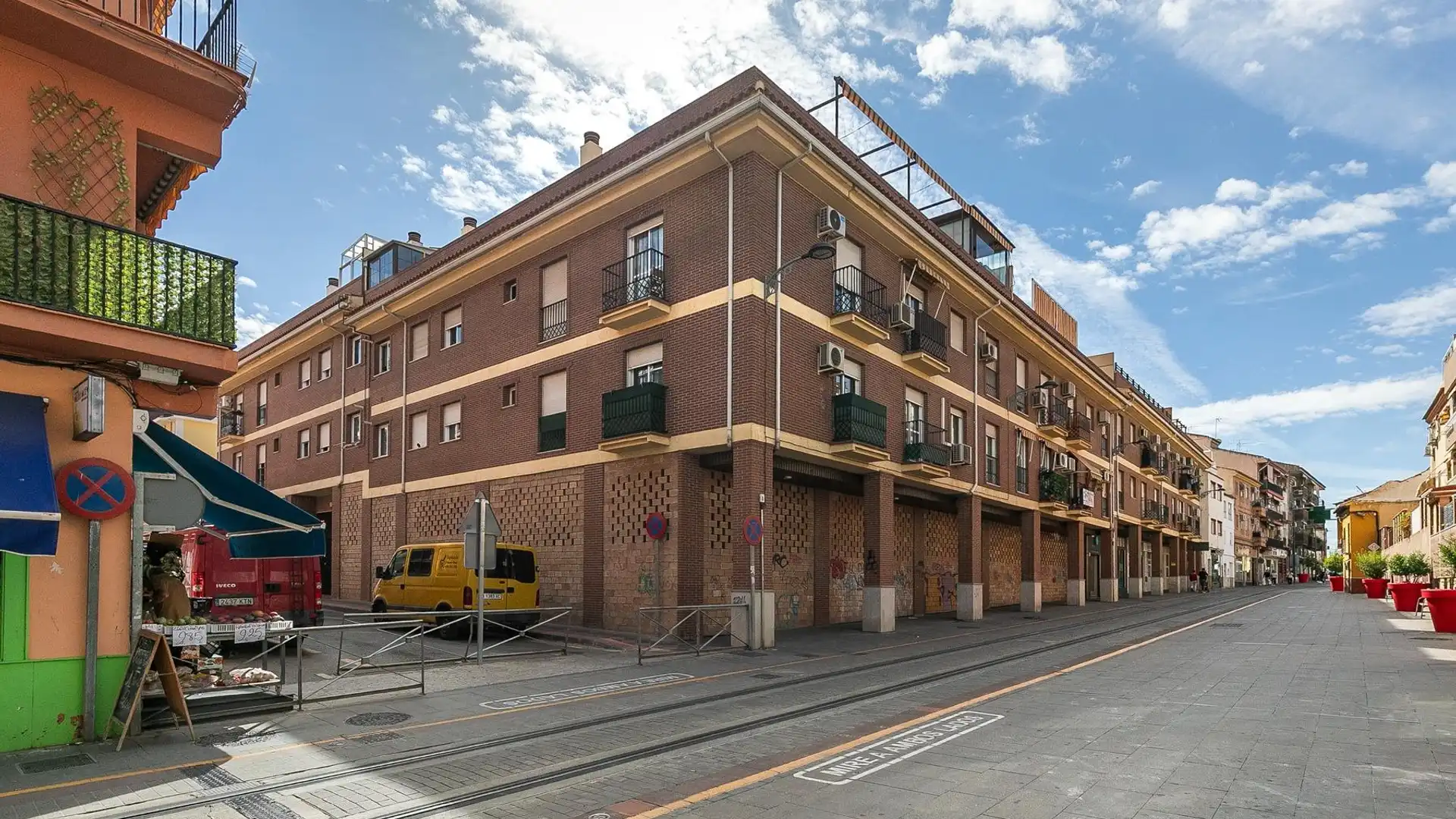 Vista exterior de Àtic en venda en Armilla amb Aire condicionat, Terrassa i Traster