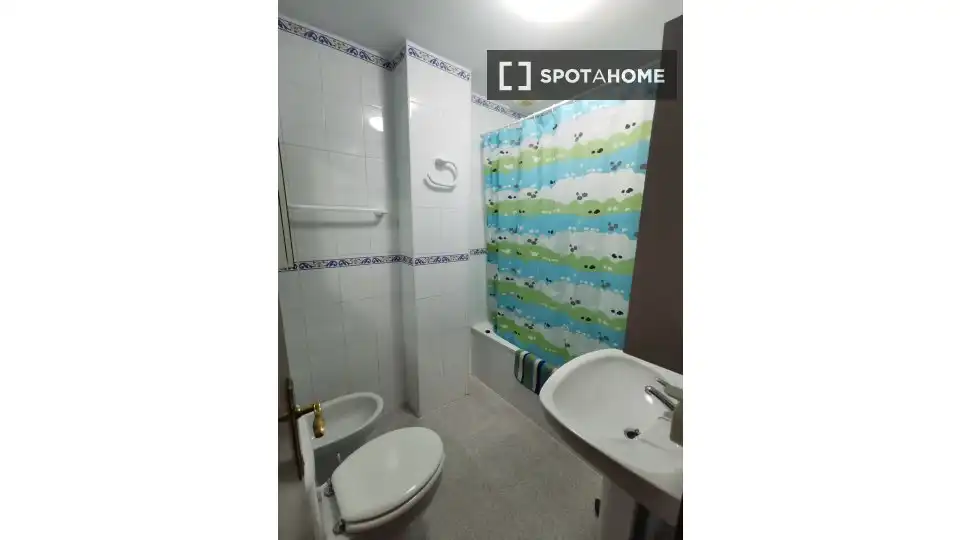 Baño de Estudio para compartir en Conil de la Frontera con Aire acondicionado, Terraza y Amueblado