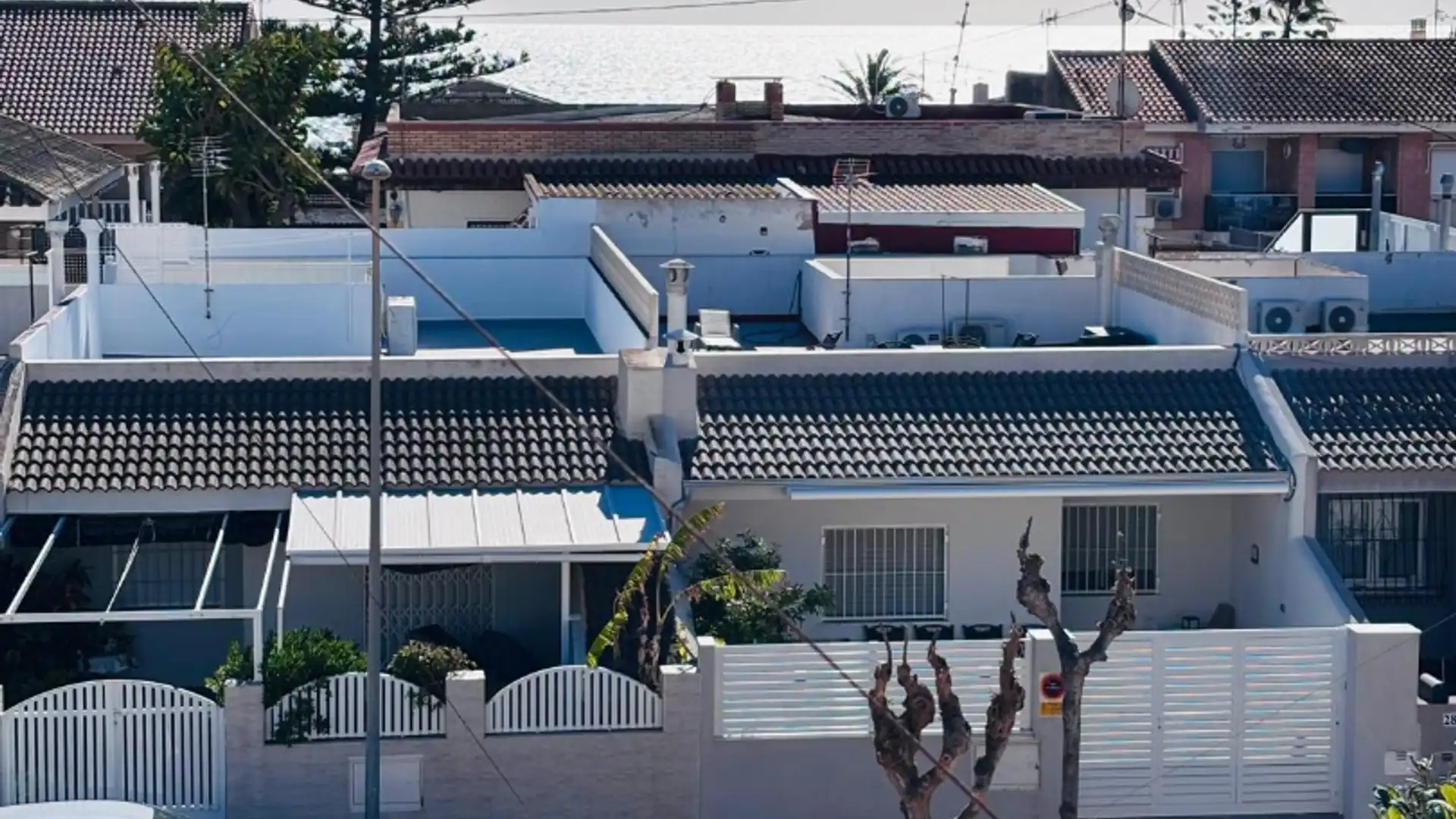 Vista exterior de Casa adosada en venda en Pilar de la Horadada amb Aire condicionat, Calefacció i Terrassa