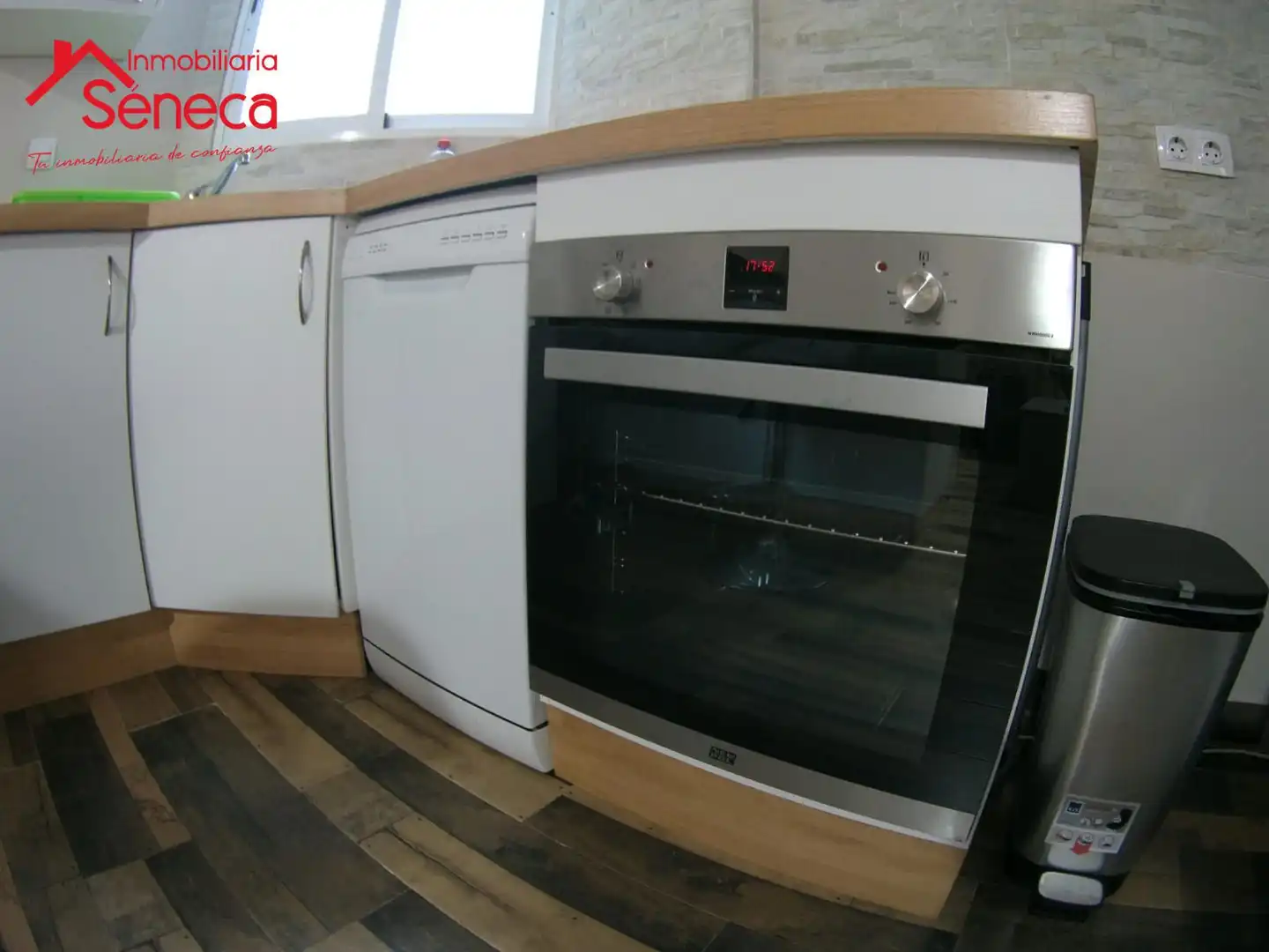 Kitchen of Flat for sale in Córdoba  with Air Conditioner, Heating and Furnished