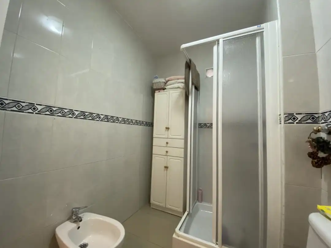 Badezimmer von Wohnung zum Verkauf in Chipiona