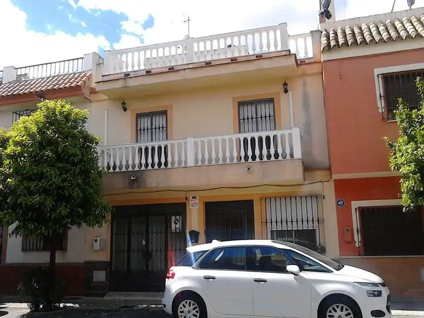 Exterior view of Houses for sale in La Rinconada  with Terrace and Storage room