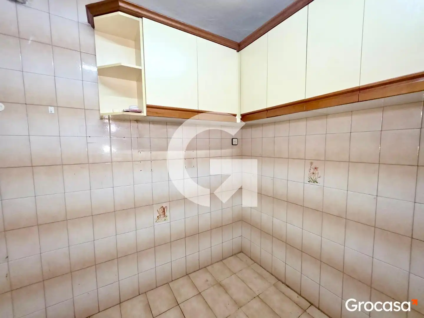 Kitchen of Flat for sale in Cornellà de Llobregat  with Air Conditioner, Heating and Oven